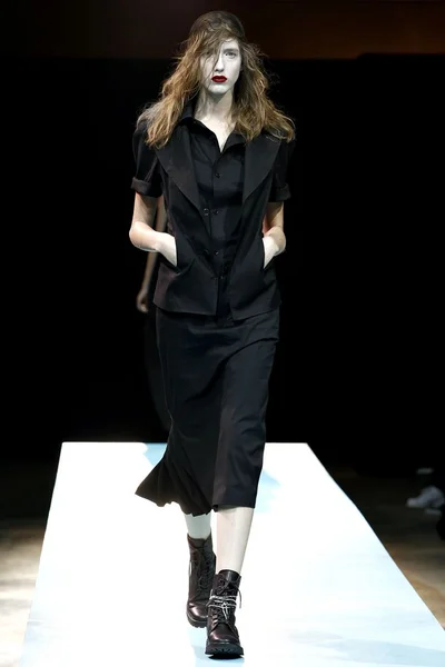 Look 15